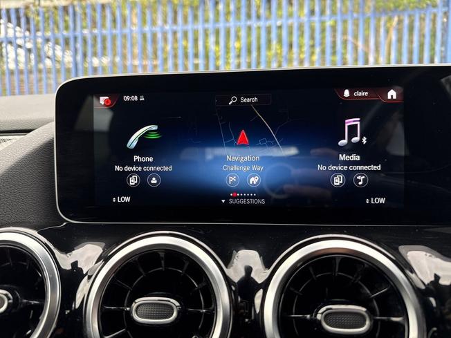 Mercedes-Benz GLA Photo 33