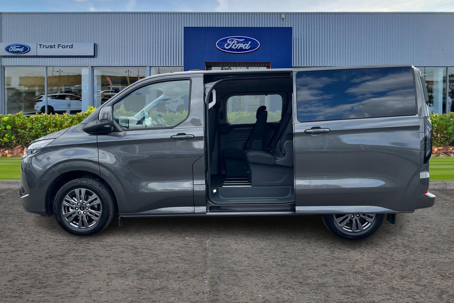 Ford TOURNEO CUSTOM Photo 4