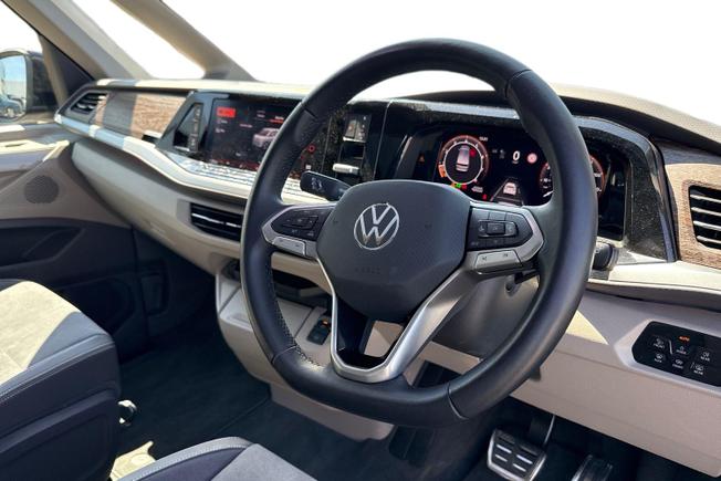 VOLKSWAGEN Multivan Photo 10