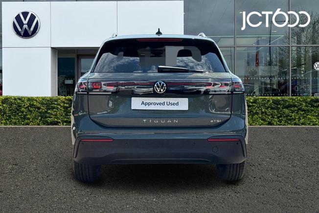 VOLKSWAGEN Tiguan Photo 7