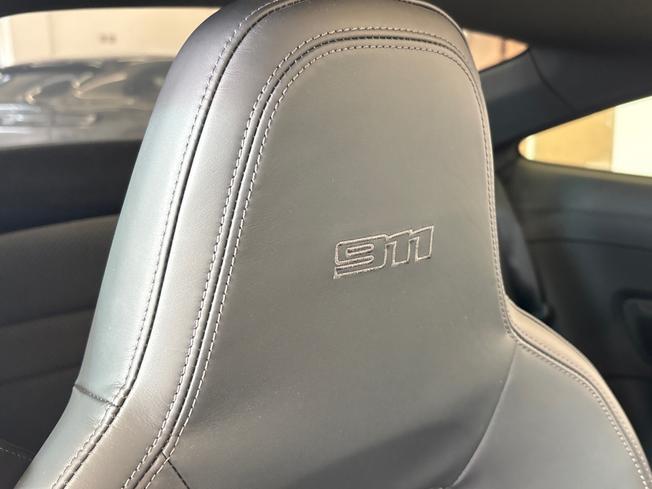 PORSCHE 911 Photo 15