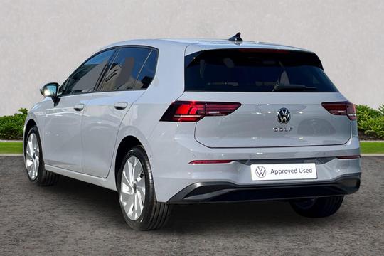 Volkswagen Golf Photo autoimg-8909f9a4aff9188d517c68060f010560c0032175.jpg