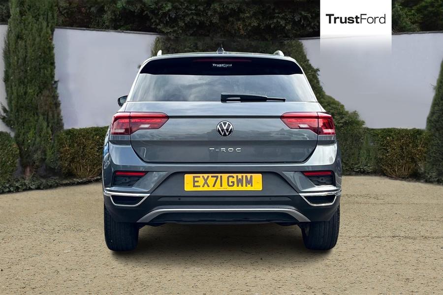 Volkswagen T-Roc Photo autoimg-890bc88df218b7eb12181f48cf6c42c7d8caa25b.jpg