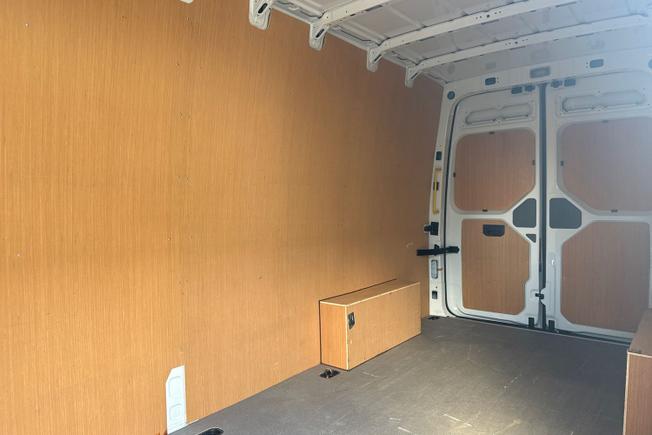 VOLKSWAGEN Crafter Photo 9