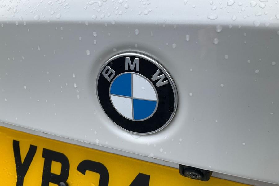 BMW 3 SERIES Photo autoimg-89105aa0ae4ebf168c4b9a1f36e8a3d03cb8aa55.jpg