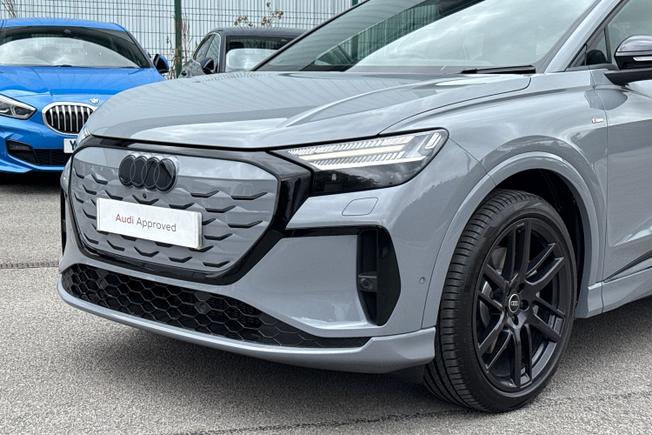 AUDI Q4 e-tron Photo 22