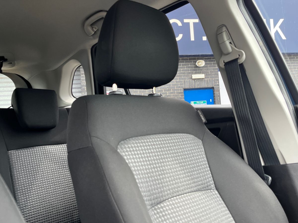 Suzuki S-Cross Photo 34