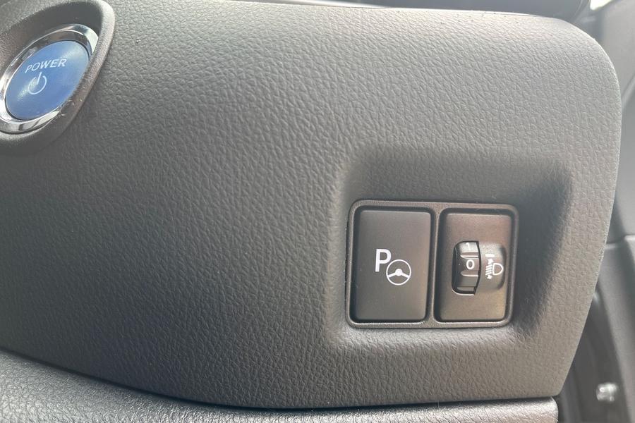 Toyota C-HR Photo autoimg-891566978fbe790d86c7caa121dca256ba2266c7.jpg