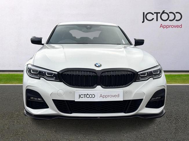 BMW 3 Series Photo 8