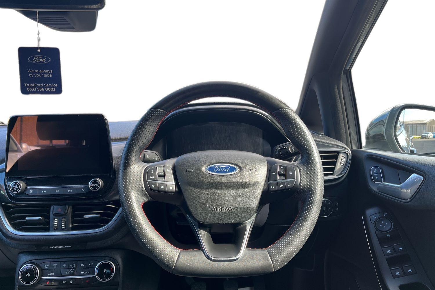 Ford FIESTA Photo 10