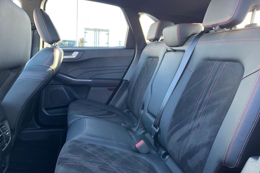 Ford Kuga Photo autoimg-892514878cdf42b610a165a9e9a8929603b21a89.jpg