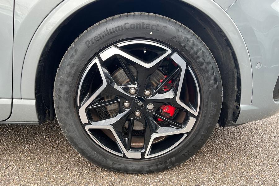 Ford KUGA Photo autoimg-89254e561df01740e32425d774da8e5d644e2b3c.jpg