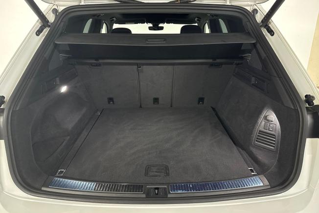 VOLKSWAGEN Touareg Photo 12