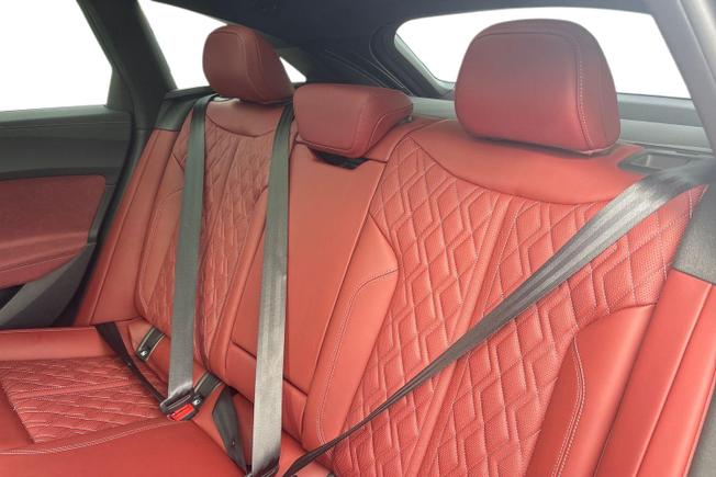 Audi S5 Avant Photo 9
