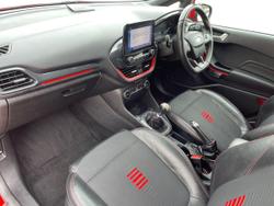 FORD Fiesta Photo 2