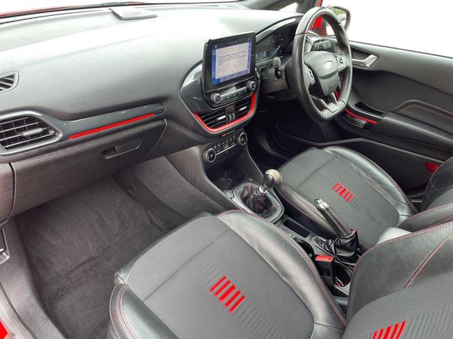 FORD Fiesta Photo 2