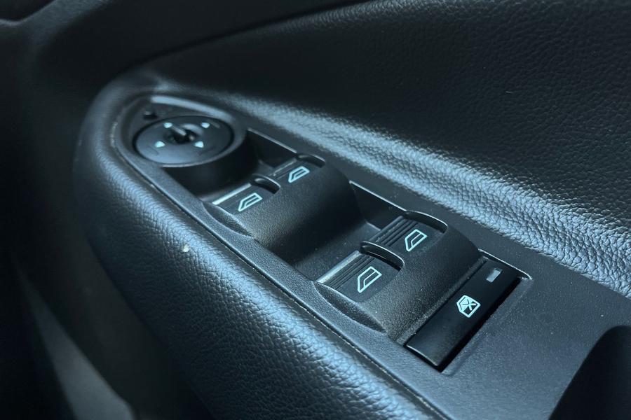 Ford KUGA Photo autoimg-8930255b158a3eae7529312c925b621170be2db6.jpg