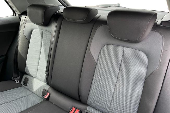 Audi Q2 Photo 9