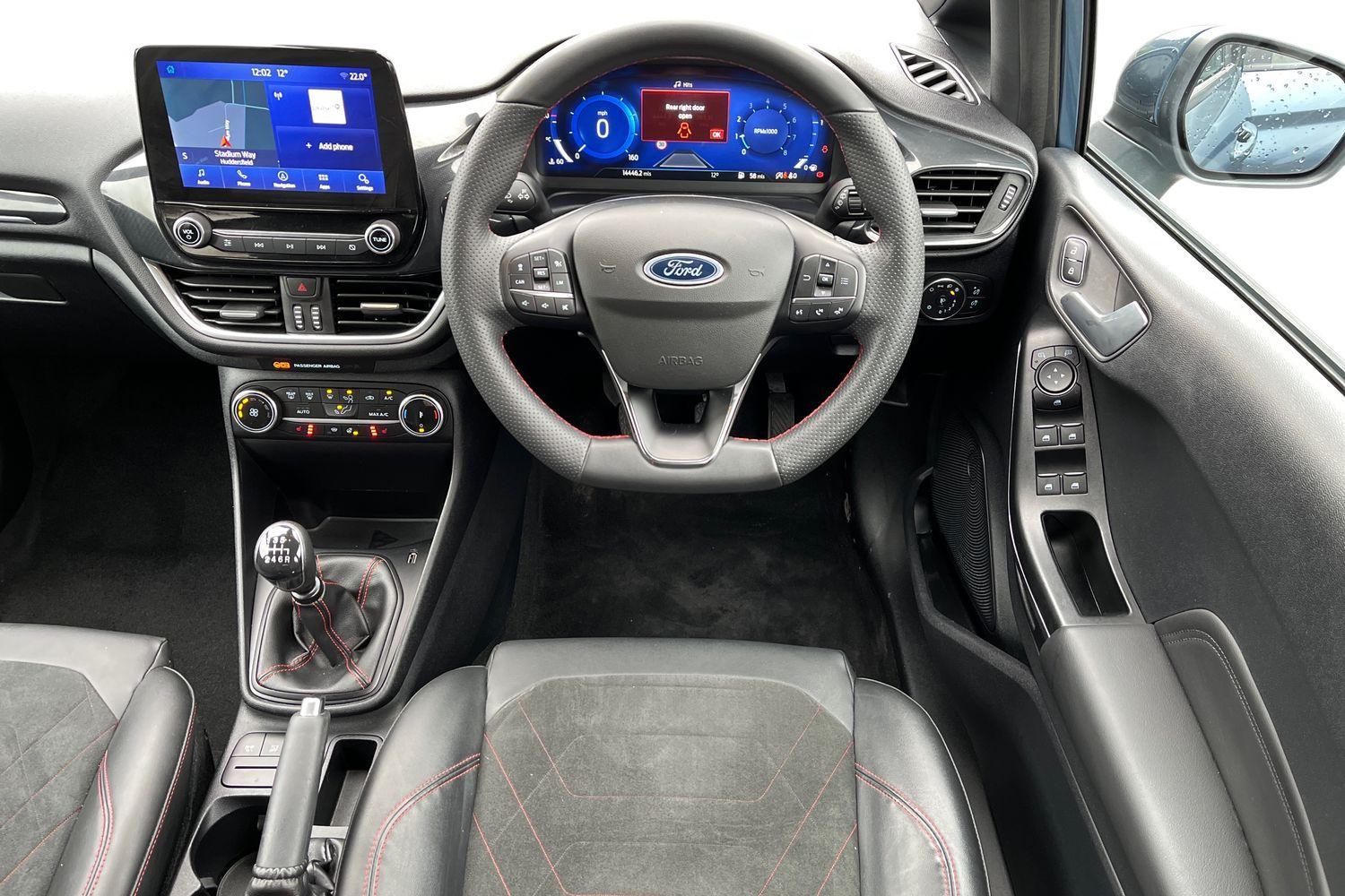 Ford FIESTA Photo 10