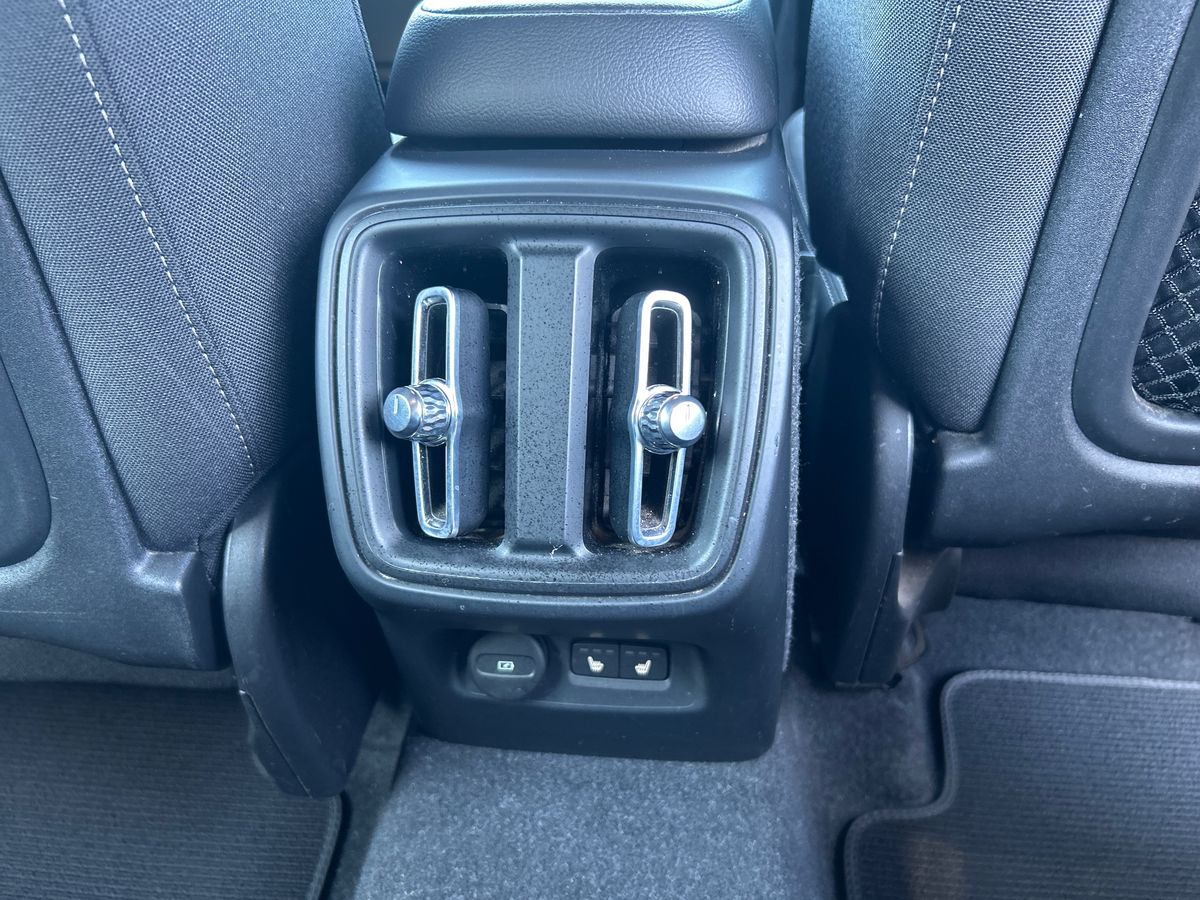Volvo XC40 Photo 31