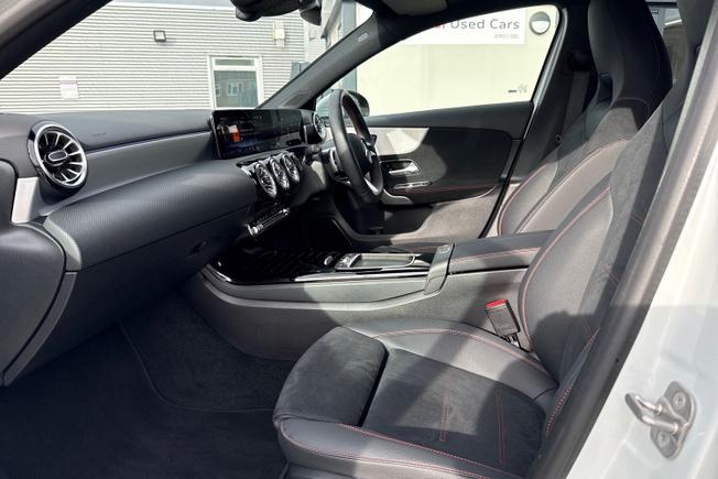 MERCEDES-BENZ A Class Photo 48