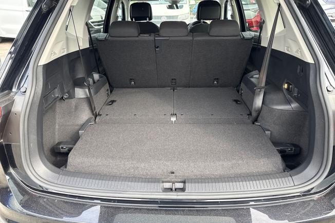 VOLKSWAGEN Tiguan Allspace Photo 12