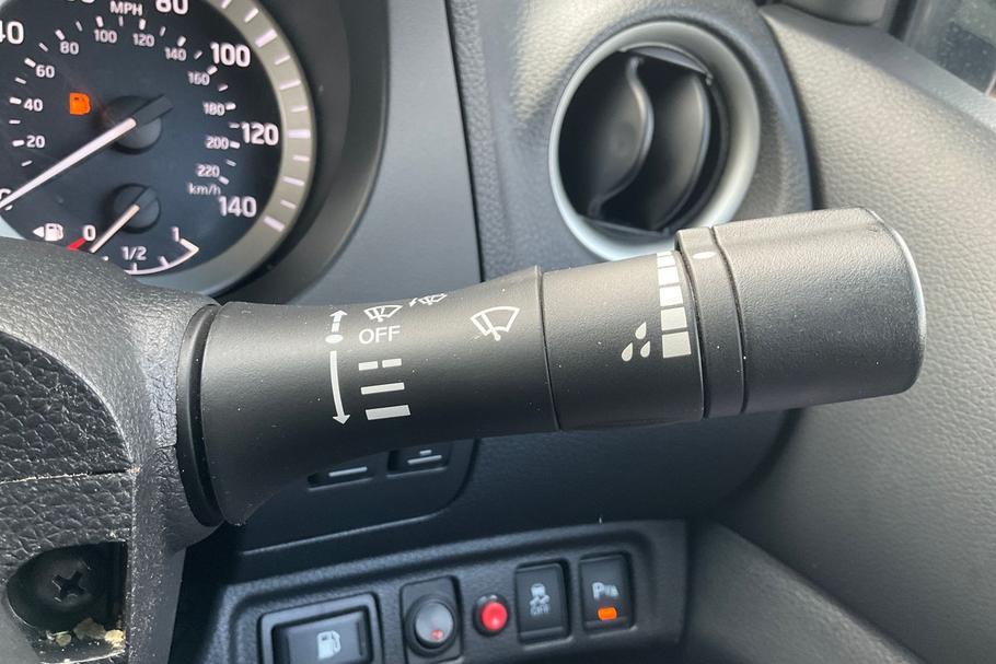 Used Nissan Navara YN18XFG 39
