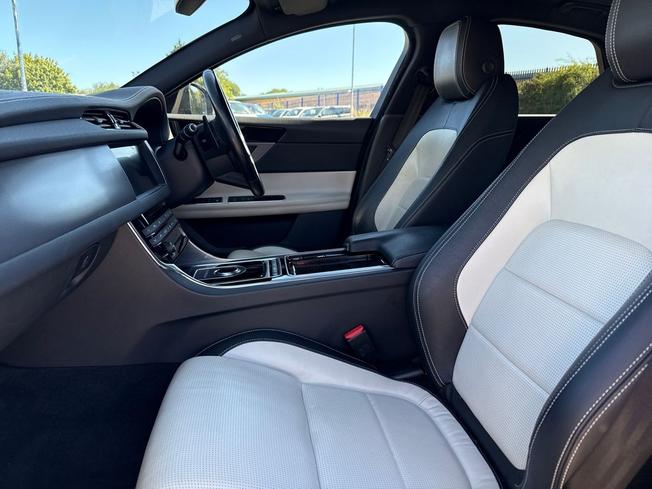 JAGUAR XF Photo 37