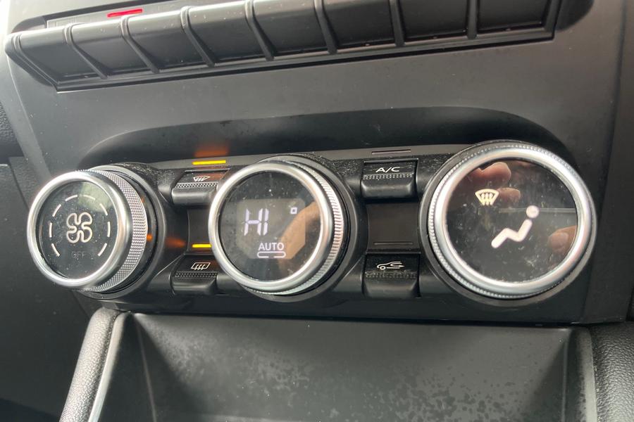Renault CAPTUR Photo autoimg-893f381637f70df7916dcc3a7c1c8327fdb93108.jpg