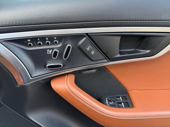 JAGUAR F-Type Photo 28