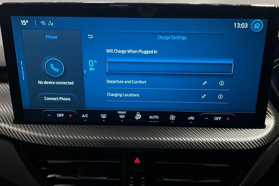 Ford KUGA Photo autoimg-89459a26fa513e3a95713b24e1e087938d7bf914.jpg