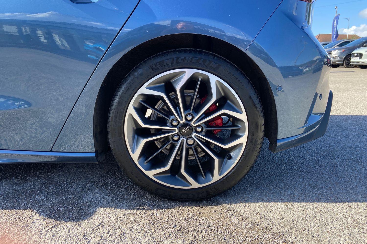 Ford FOCUS Photo 21