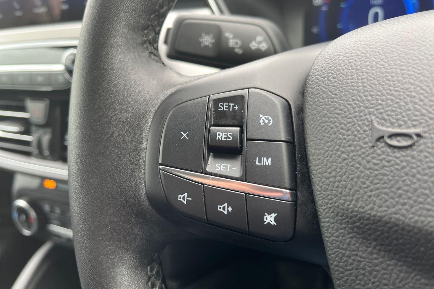 Ford KUGA Photo 25