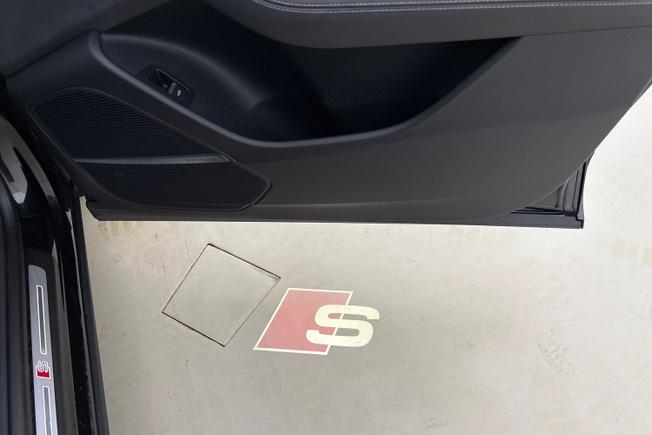 AUDI SQ8 Photo 23