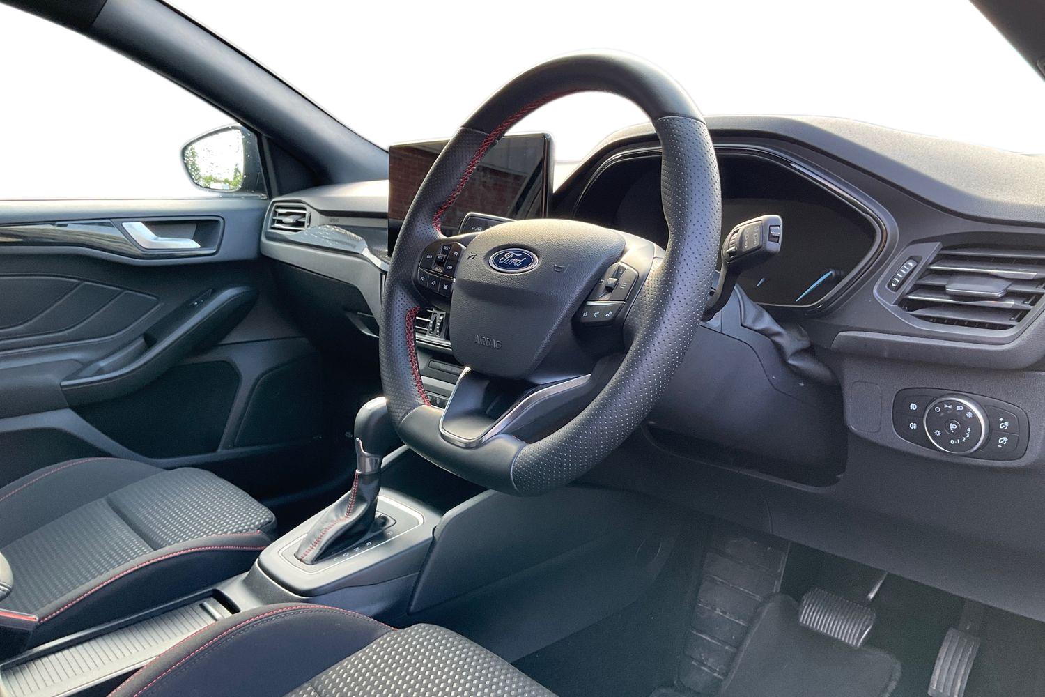 Ford Focus Photo 8