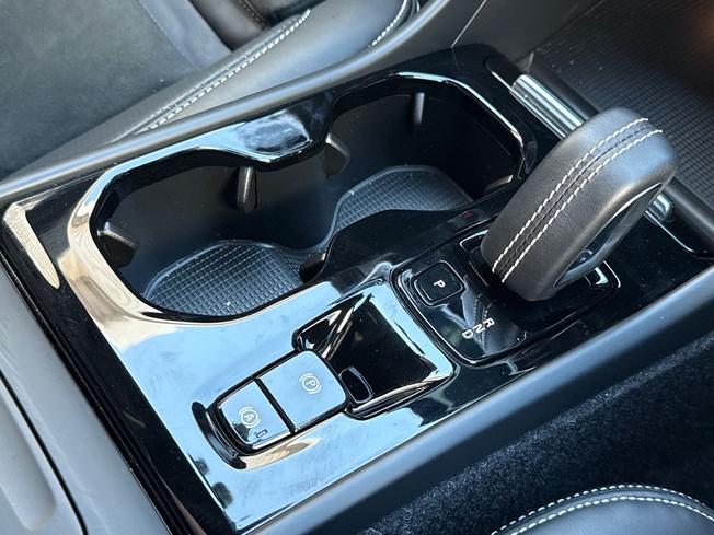 VOLVO Xc40 Photo 51