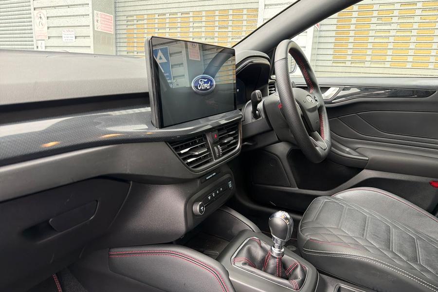 Ford FOCUS Photo autoimg-895e34ed67fe69e75ea4c69fbc619c15ae661b69.jpg