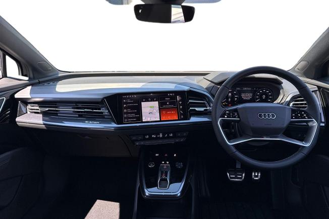 AUDI  Q4 Photo 10