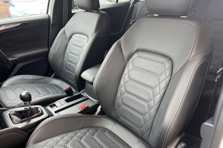 Ford Focus Photo autoimg-8970b35cb9ef5cf0bb37c7cd70eab404914d66dc.jpg