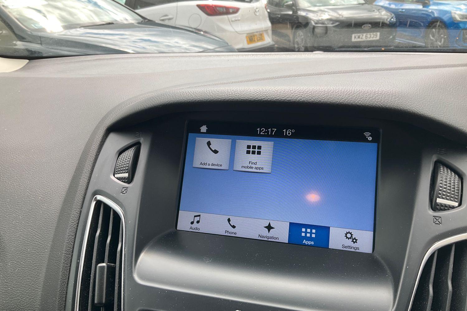 Ford FOCUS Photo 30
