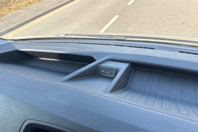 VOLKSWAGEN Crafter Photo 37