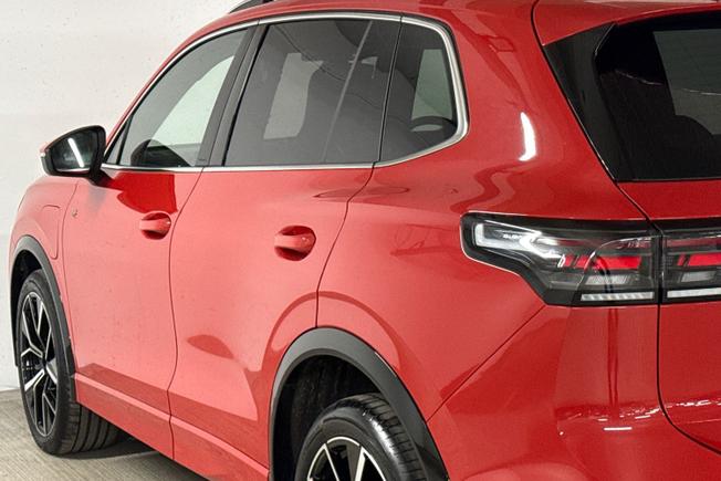 VOLKSWAGEN Tiguan Photo 26