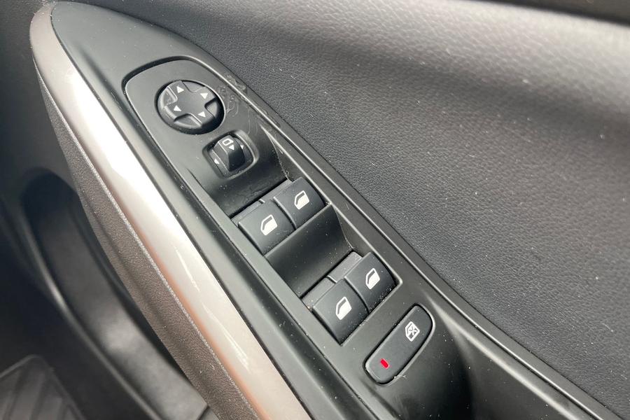 Vauxhall GRANDLAND Photo autoimg-8975061f43768ce648e17e3cb3e86d60f07b5f7b.jpg