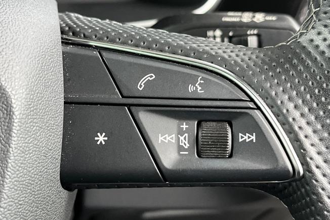 AUDI Q3 Photo 17