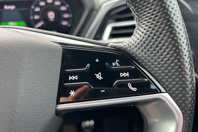 AUDI Q4 E-Tron Photo 17