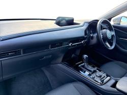 MAZDA Cx-30 Photo 2