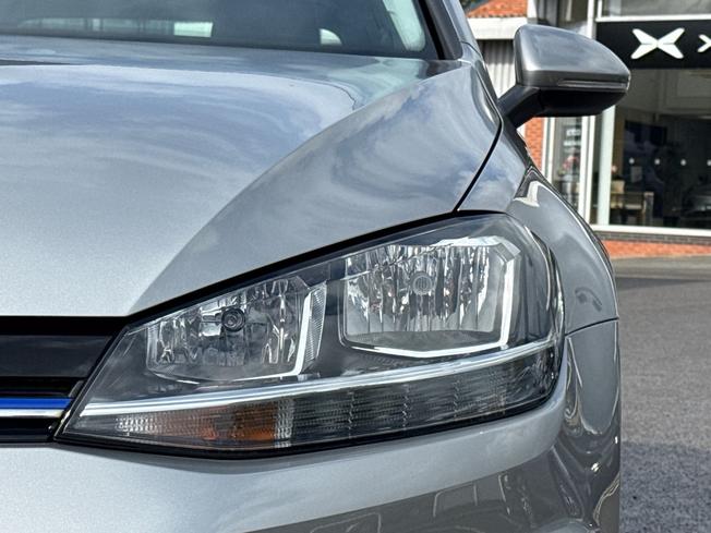 VOLKSWAGEN Golf Photo 26