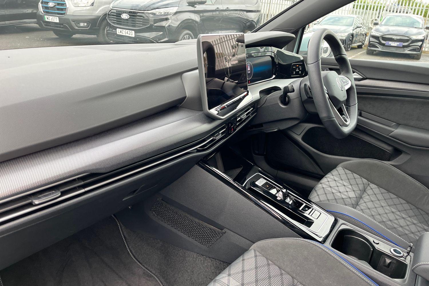 Volkswagen GOLF Photo 17