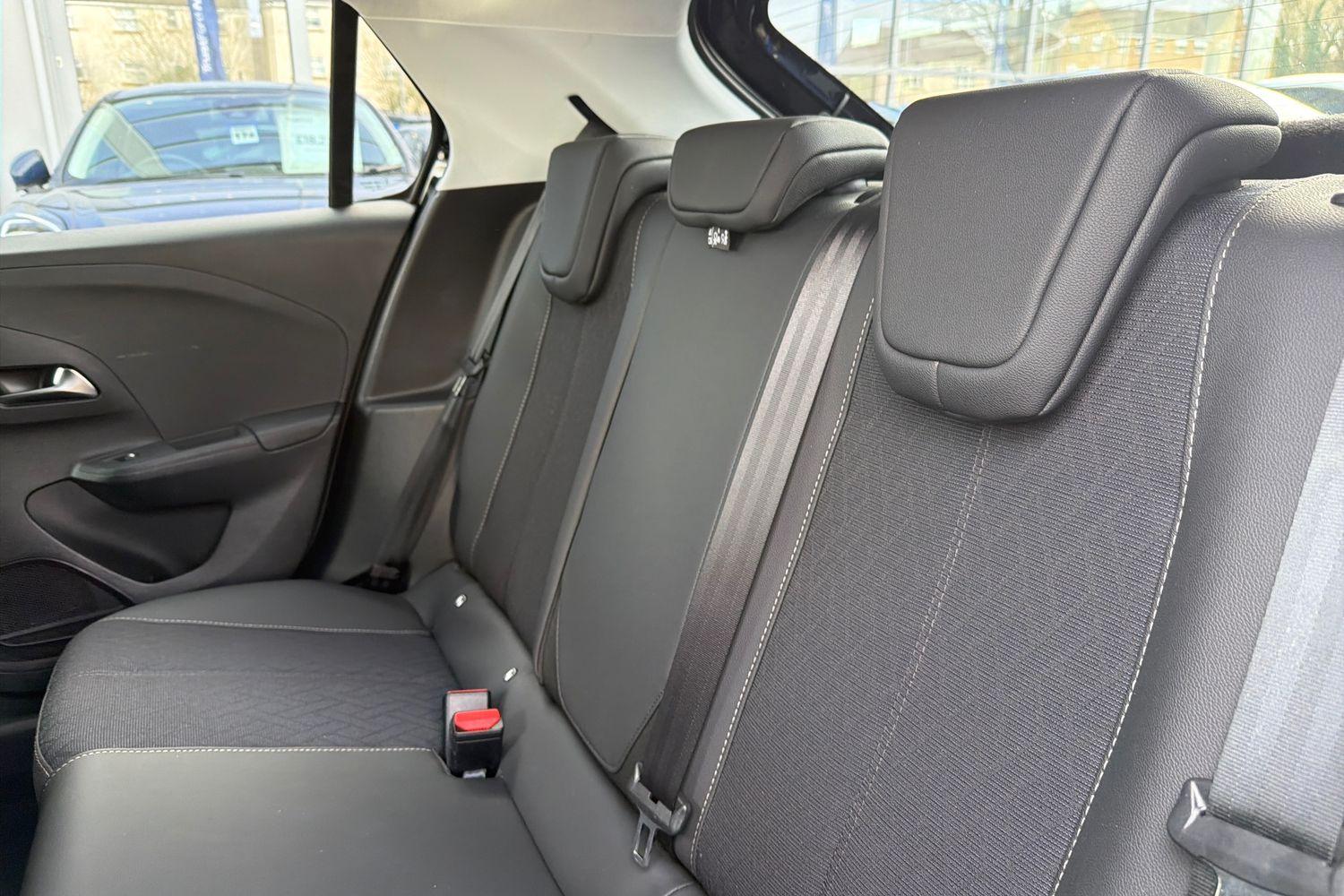 Vauxhall CORSA Photo 19