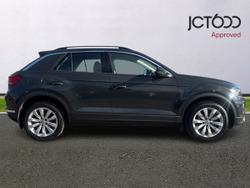 Volkswagen T-Roc Photo 4